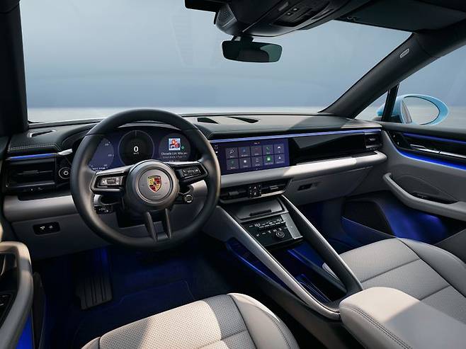 마칸 일렉트릭 인테리어 ⓒ포르쉐코리아