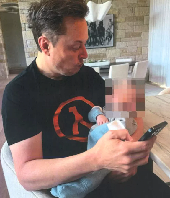 54세’ 머스크 13번째 아이 낳은 20대女 “연락 끊겨 친자 확인 소송”