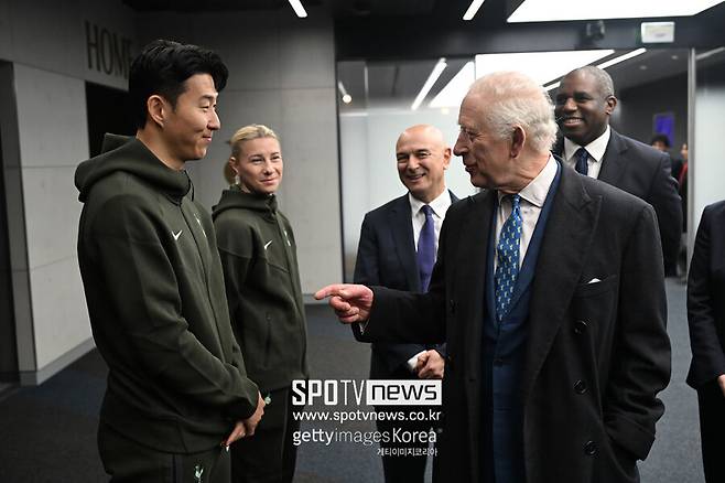 ▲ 손흥민은 전반 18분과 26분에 각각 브레넌 존슨의 골을 도와 팀의 3연승을 이끌었다. 경기에서 손흥민은 74분 간 활발한 움직임을 보여주었으며, 이에 대한 평가는 매우 긍정적이었다. 축구 통계매체 풋몹은 그에게 평점 8.5점을 부여했고, 대부분의 매체 역시 손흥민의 활약을 높이 평가했다.