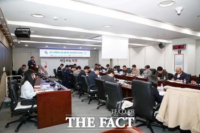 당진시는 24일 시청 소회의실에서 수소특화단지 육성 실행계획 용역 착수 보고회를 개최했다. /당진시