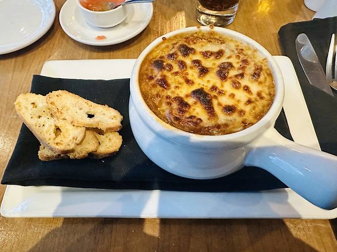 KakaoTalk_20250223_225542582.jpg [여행기]44일간 미국여행 22~23 / 몬트리올,퀘벡