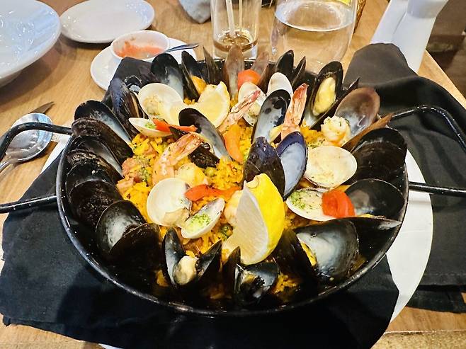 KakaoTalk_20250223_225542582_01.jpg [여행기]44일간 미국여행 22~23 / 몬트리올,퀘벡