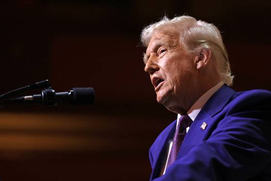 도널드 트럼프 미국 대통령이 지난 20일 워싱턴 DC의 국립건축박물관에서 열린 공화당 주지사 협회회에서 연설하고 있다. 연합뉴스