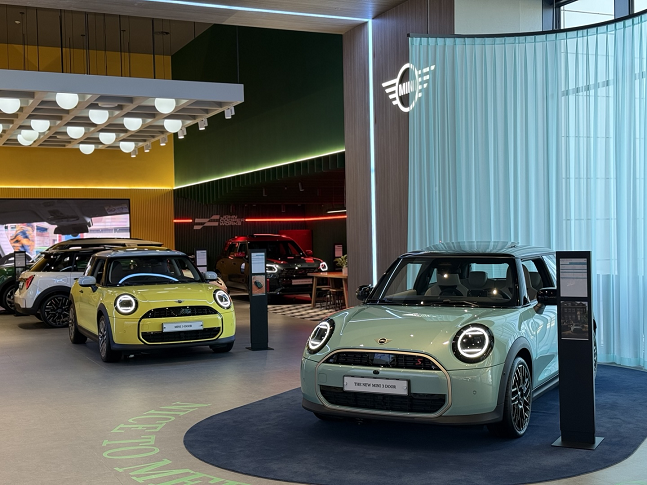 'BMW 드라이빙 센터' 내 MINI 전시 공간./사진=백유진 기자 byj@
