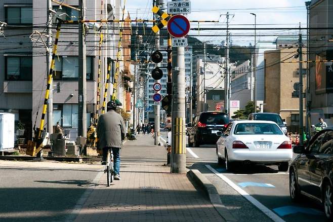 098ef319b58068f720b5c6b236ef203eb8af41e01df1f96545