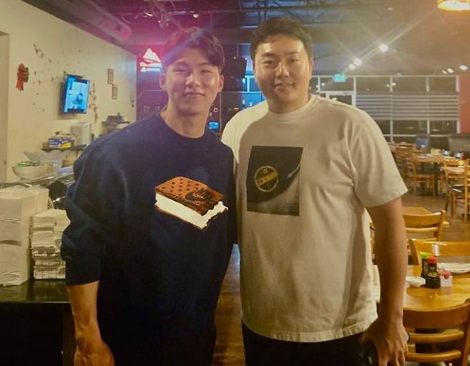 최지만(오른쪽)과 김혜성이 포즈를 취한 모습. 사진=최지만 SNS