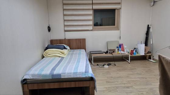 지방에서 올라온 선관위 직원들이 숙소로 사용하는 생활관 내부. [사진 독자]