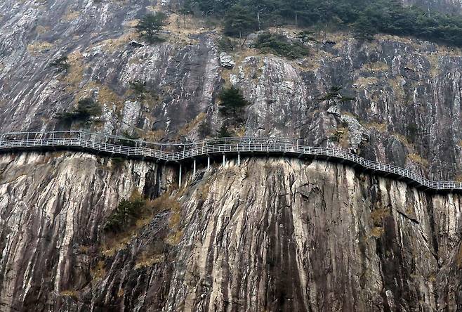 안휘성 명당산 잔도.