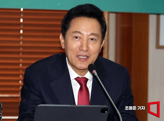 오세훈 서울시장이 24일 서울 중구 프레스센터에서 열린 제1차 서울혁신대학지원위원회 회의에서 발언을 하고 있다. 2025.2.24 조용준 기자