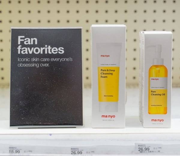 미국 대형마트 '타겟'에 진출한 마녀공장 제품이 판매 진열대에 올라간 모습. /마녀공장 제공