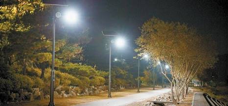 한수원은 전국의 어두운 골목길에 가로등을 설치해 주는 ‘안심가로등’ 사업을 진행하고 있다. [사진 한수원]