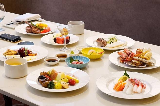 그랜드 머큐어 임피리얼 팰리스 서울 강남 뷔페 레스토랑에서 3~4월 ‘2+1 프로모션’을 진행한다. / 사진=그랜드 머큐어 임피리얼 팰리스 서울 강남