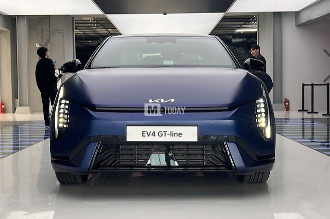 사진 : 기아 EV4 GT라인