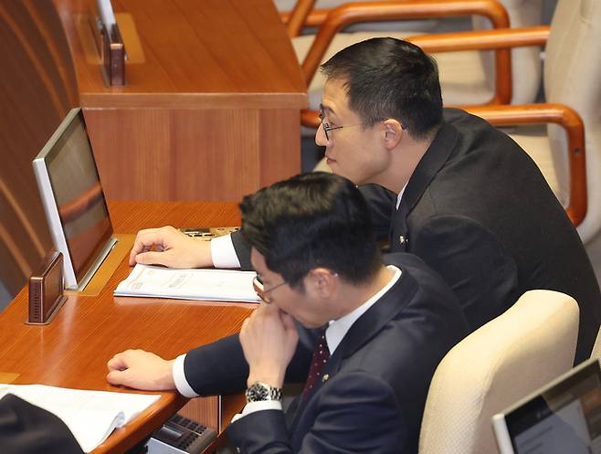 국민의힘 김상욱 의원이 27일 국회 본회의에 참석해 있다. [사진 출처 = 연합뉴스]