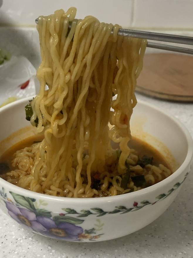 IMG_7471.jpeg 이번에 재출시한 농심 \'새우탕면 봉지\' 먹어본 후기