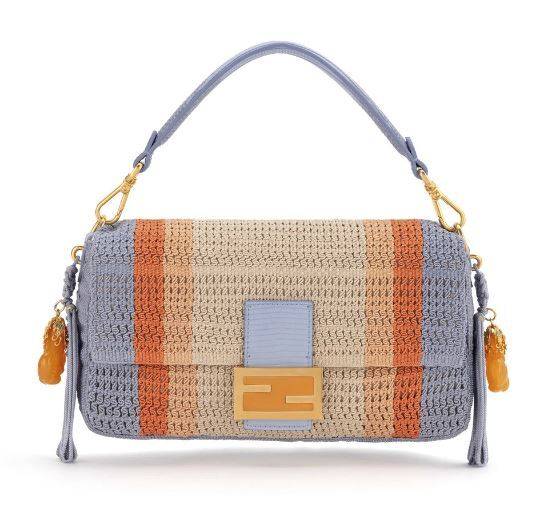 김은영 매듭장이 조선 왕실 의례복에 쓰던 ‘망수기술’을 접목해 만든 펜디의 바게트백. FENDI