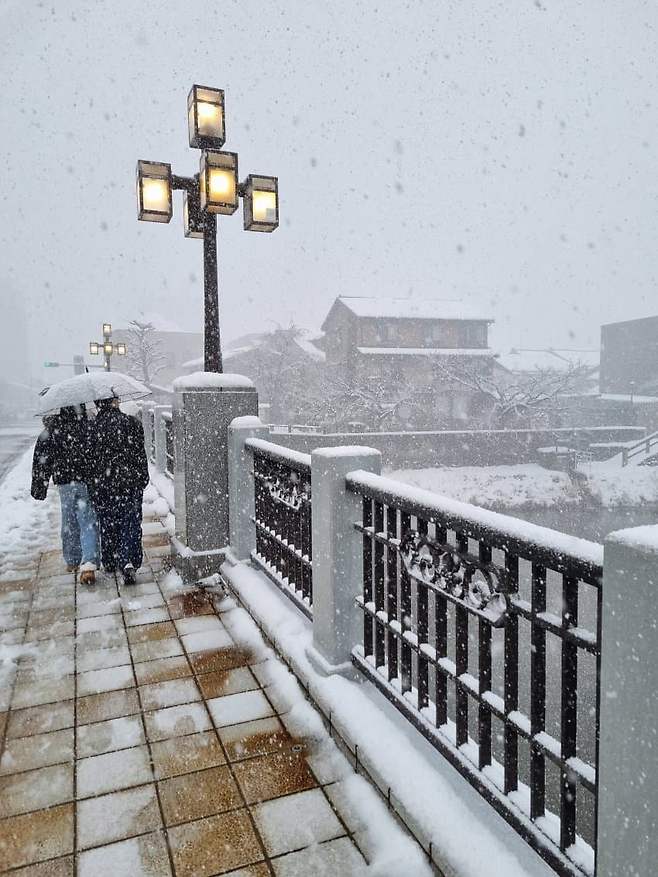 3fb8c32fffd711ab6fb8d38a4487766d1328318a90ef5024e2050444b076568d6215739246dc38afd94fdfff726b