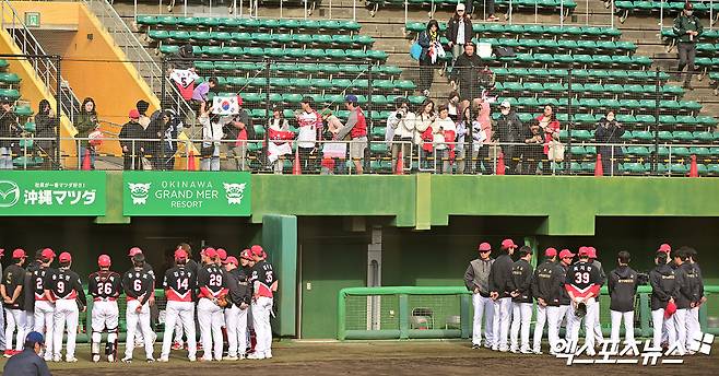 이범호 KIA 감독은 지난달 27일 킨 스타디움에서 열린 LG와 연습경기를 끝낸 뒤 선수단 미팅을 진행했다. 자유로운 분위기 속에서도 선수들이 경기장에서 해야 할 일을 강조했다. 엑스포츠뉴스 DB