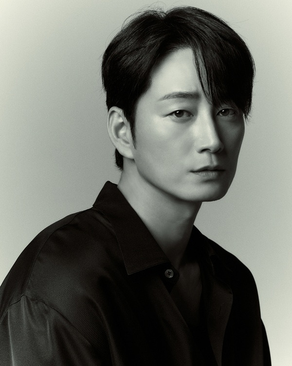 사진 출처= 길스토리이앤티 제공 / 배우 이현욱 프로필.