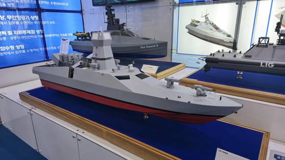 전투용 무인수상정 확장형. 무장과 센서가 초계함급 이상이다. 김민석 제공