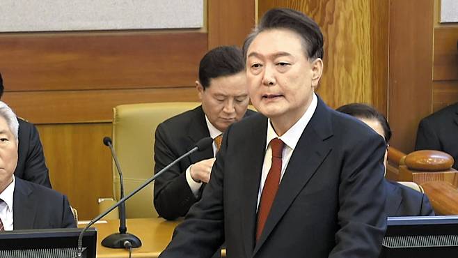 윤석열 대통령이 지난 25일 서울 종로구 헌법재판소에서 열린 탄핵 심판 11차 변론에서 최종 변론을 하고 있다. /헌법재판소