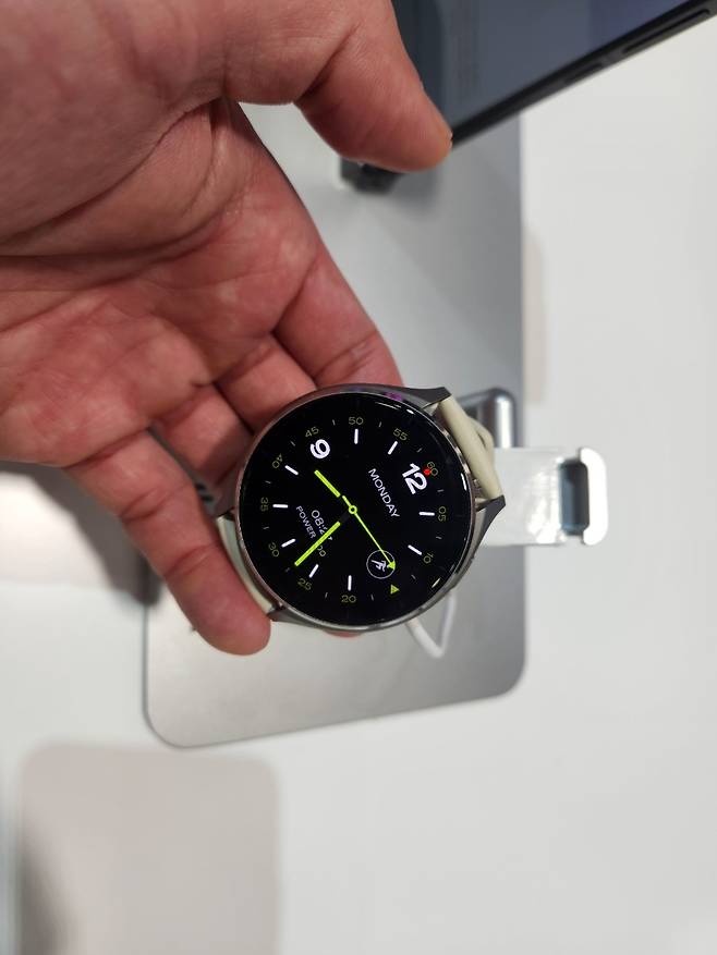 3일(현지 시간) 스페인 바르셀로나에서 개막한 MWC25에서 샤오미가 샤오미 워치 등을 공개했다. 고재우 기자