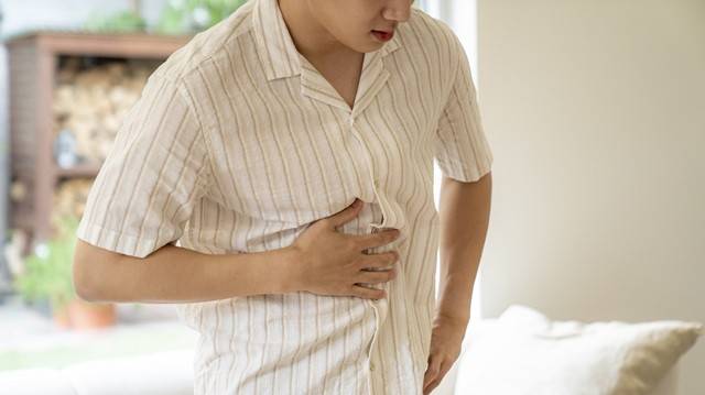 소화제를 먹어도 소화불량이 지속된다면 다른 원인이 없는지 확인해야 한다｜출처: 클립아트코리아