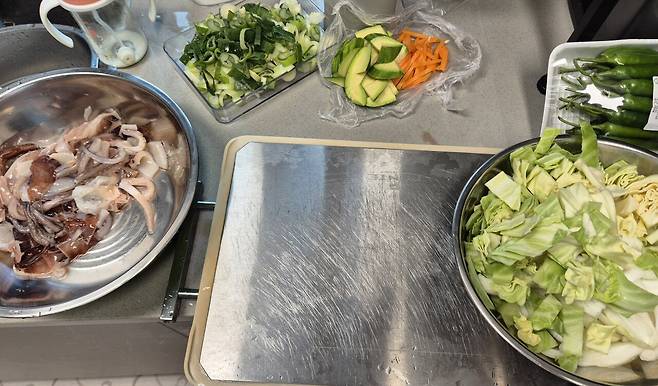 20250305_123035.jpg 간만에 요리 좀 해봤읍니다..(오징어 볶음)