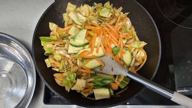 20250305_125007.jpg 간만에 요리 좀 해봤읍니다..(오징어 볶음)