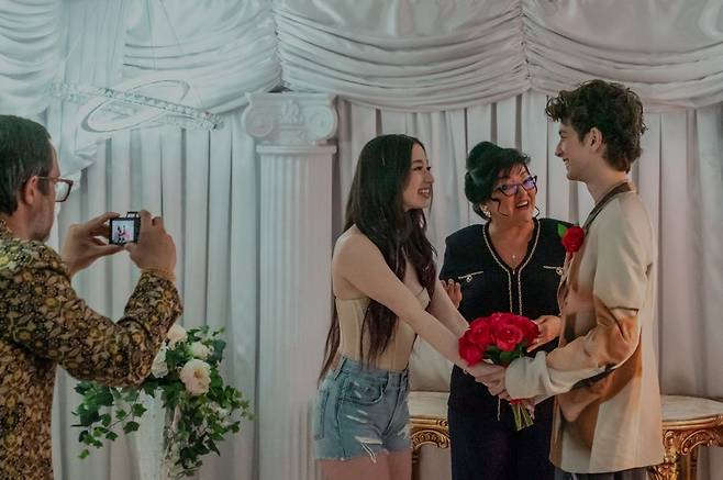 영화 〈아노라〉