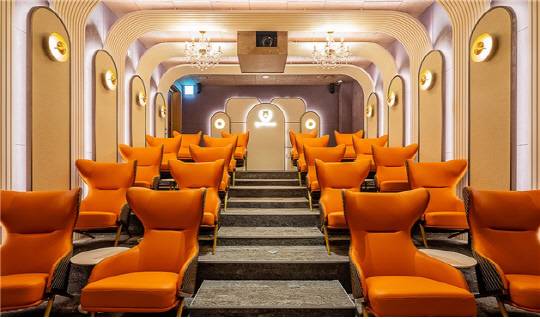 현재 운영 중인 '신검단 로열파크씨티Ⅱ' 단지 내 로열 시네마 라운지 모습. [DK아시아 제공]