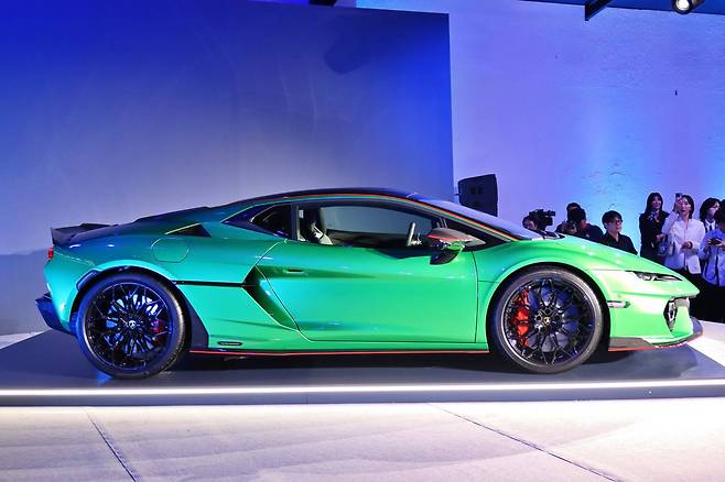 람보르기니 테메라리오 측면부 / 출처=IT동아