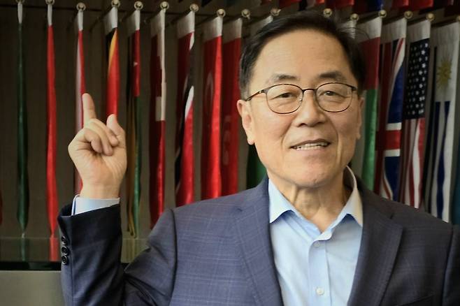 추흥식 세계은행 최고투자고문이 지난달 27일 미국 워싱턴DC 세계은행 본사에서 인터뷰하고 있다. /워싱턴=이상은 특파원