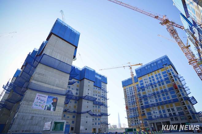 서울 강동구의 한 아파트 재건축 건설공사 현장. 기사 내용과 무관한 사진. 곽경근 대기자