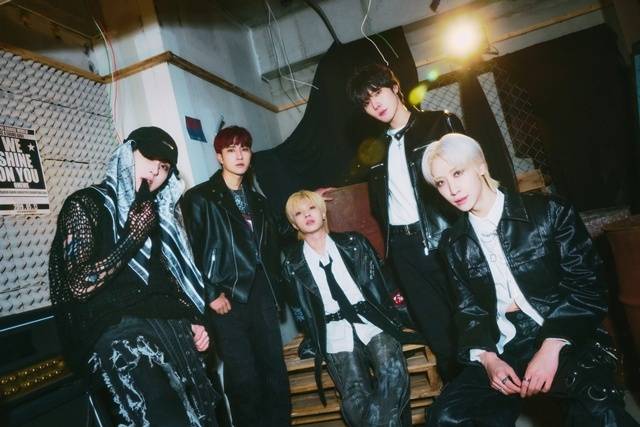 원위 기욱, 하린, 강현, 용훈, 동명(왼쪽부터). 사진l알비더블유