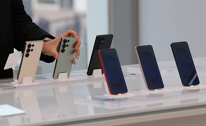 삼성전자의 갤럭시S25가 100만대 팔렸다.[사진 | 연합뉴스]