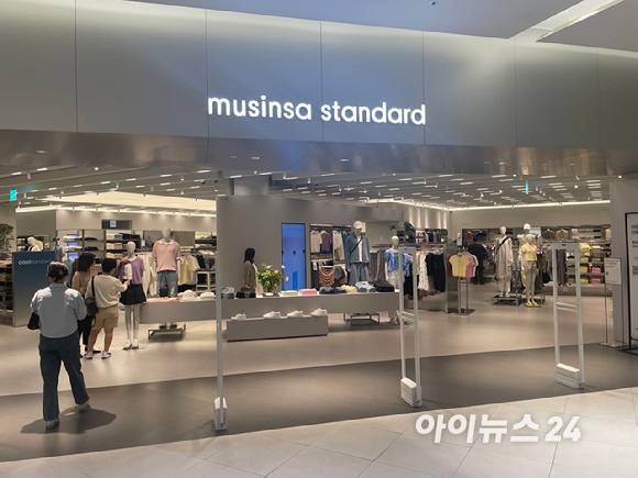 유통업계 최초로 '타임빌라스 수원'에 입점한 '무신사 스탠다드' [사진=아이뉴스24 DB]