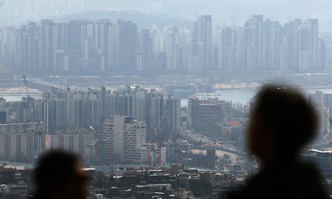 사진은 남산에서 바라본 서울 강남구 아파트단지 모습./사진=뉴스1