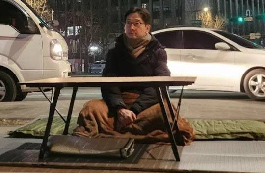 무기한 단식 농성 중인 김경수 전 경남도지사(사진=김 전 지사 페이스북 캡처)