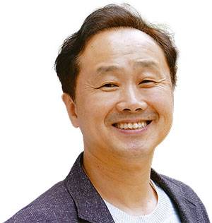 윤우상 밝은마음병원 원장- 정신건강의학과 전문의, ‘엄마 심리 수업’ 저자