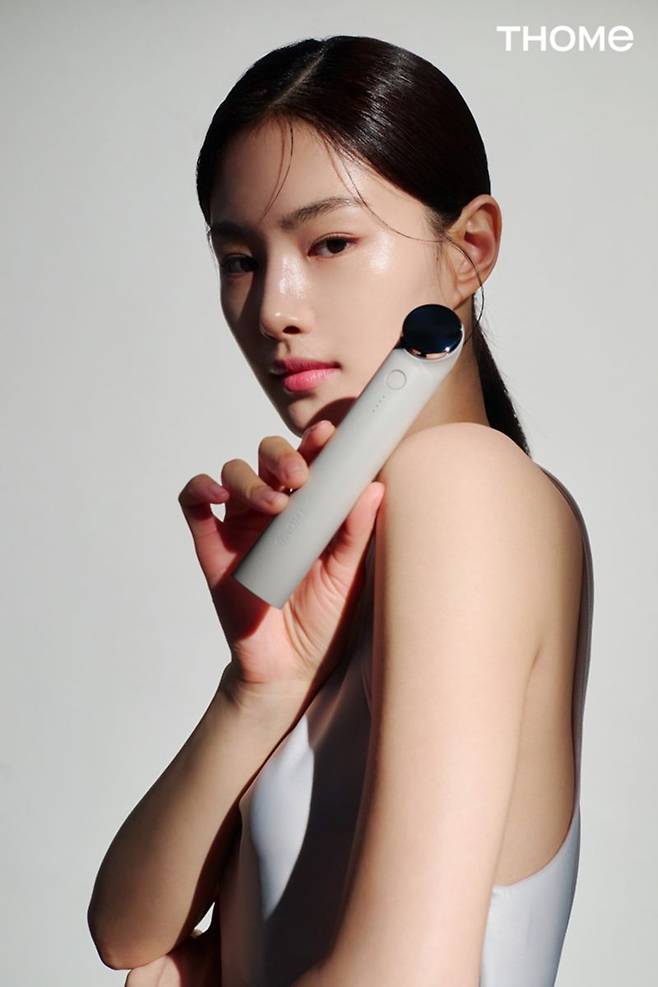 톰이 내놓은 물방울 초음파 기기 '더 글로우'. 톰 제공