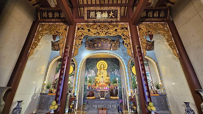 바나산 영응사 내부 법당