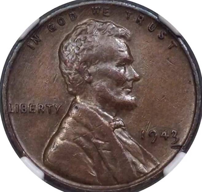 도널드 트럼프 미국 대통령이 최근 1센트 페니 생산 중단을 지시한 가운데, 링컨 페니가 약 1800억원에 달하는 가치를 지닌다는 사실이 알려져 화제다. 엑스 (옛 트위터) 캡처