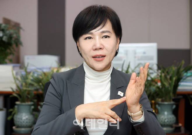 전현희 더불어민주당 최고위원이 최근 서울 여의도 국회 의원회관에서 이데일리와 인터뷰 하고 있다.(사진=이데일리 방인권 기자)