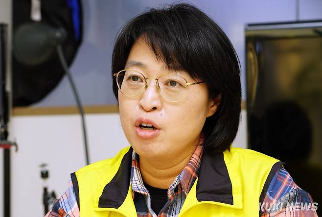 안수용 마트노조 홈플러스지부 위원장이 10일 서울 서대문구 마트노동조합 사무실에서 쿠키뉴스와 인터뷰를 하고 있다. 박효상 기자