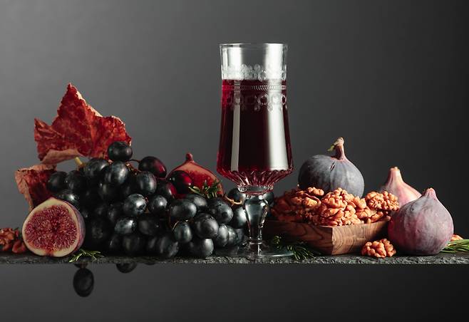 레스베라트롤(Resveratrol)은 과일, 견과류, 와인 등에 풍부한 천연 항산화 물질이다. [사진=게티이미지뱅크]