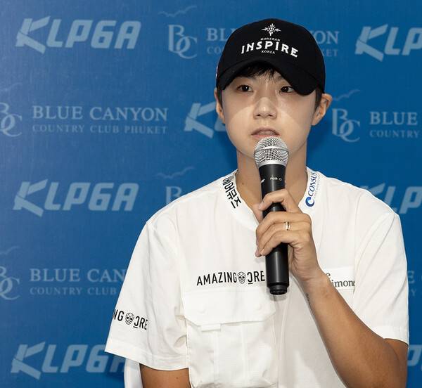 한국여자프로골프(KLPGA) 투어 2025시즌 첫 대회인 블루캐니언 레이디스 챔피언십에 출전한 박성현 프로가 공식 기자회견에 참석한 모습이다. 사진제공=KLPGA