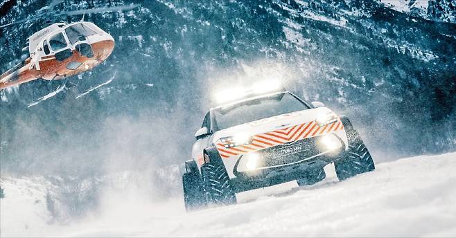 제네시스가 험지에서도 운행이 가능한 다목적 콘셉트카 공개하고 주행 및 안전 기술 역량을 글로벌 시장에 선보였다.  제네시스 제공