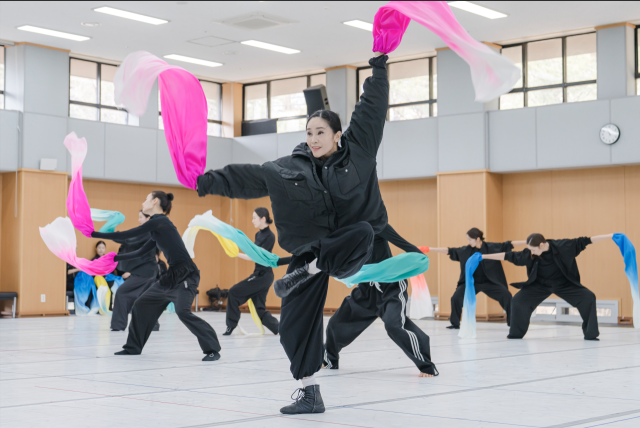 국립무용단 무용수들이 11일 서울 중구 남산 국립극장 연습실에서 신작 '미인' 무대에 올릴 탈춤을 시연하고 있다. 사진 제공=국립극장