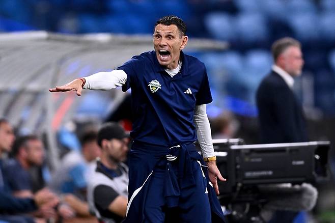 ▲ 올 시즌을 앞두고 전북의 지휘봉을 잡은 포옛 감독은 지난해 승강전까지 떨어졌던 명가를 되살릴 명장으로 평가받았다. 유럽 무대에서 쌓은 명성에 대한 기대감이 컸다. 어느덧 포옛 감독이 부임하고 4연패이자 5연속 무승이다. ⓒ연합뉴스/EPA